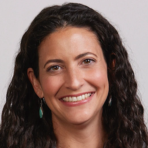 Photo of Deanna Bratter